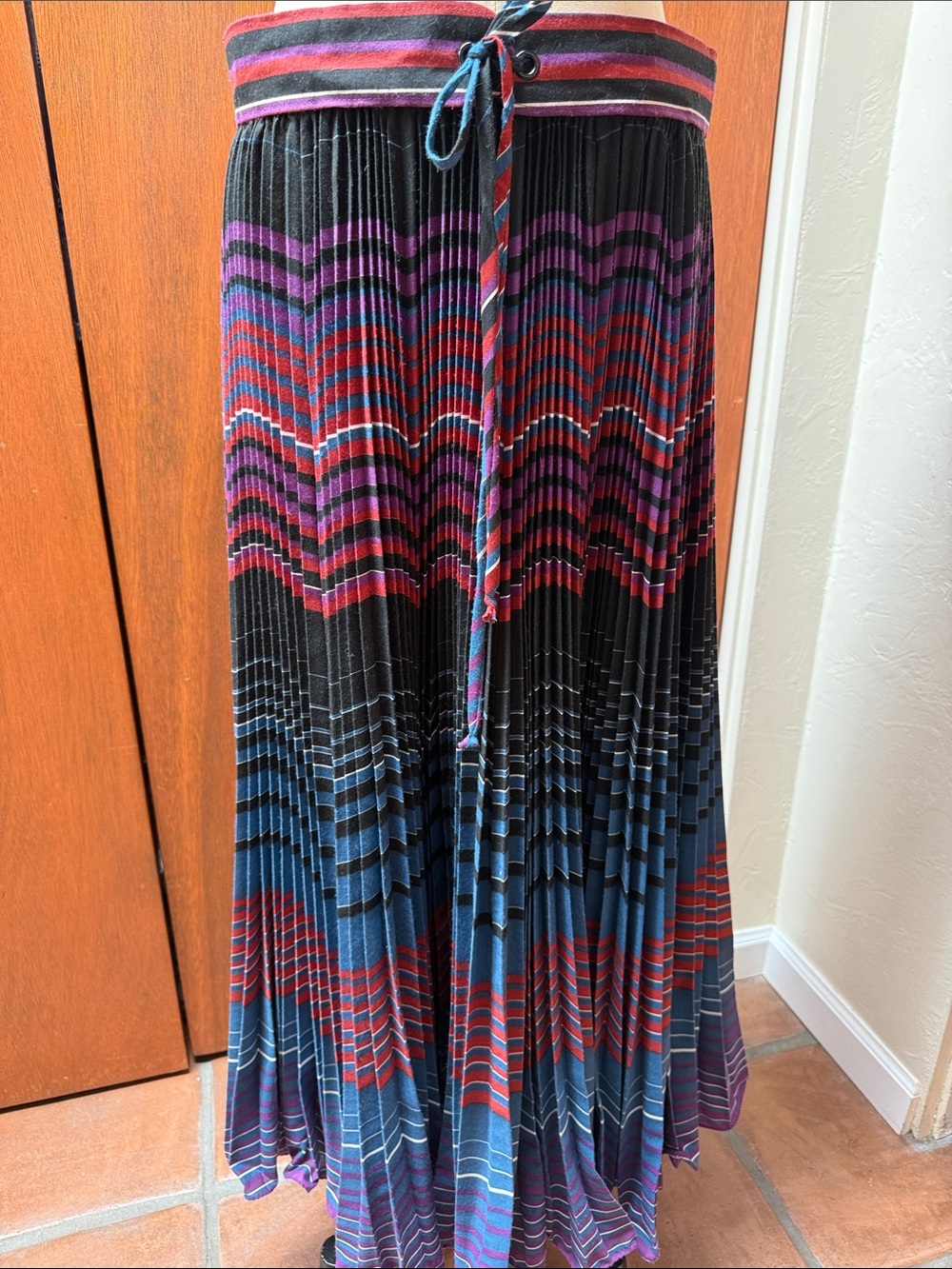 accordion pleat / broomstick skirt , circa 1960-70s.